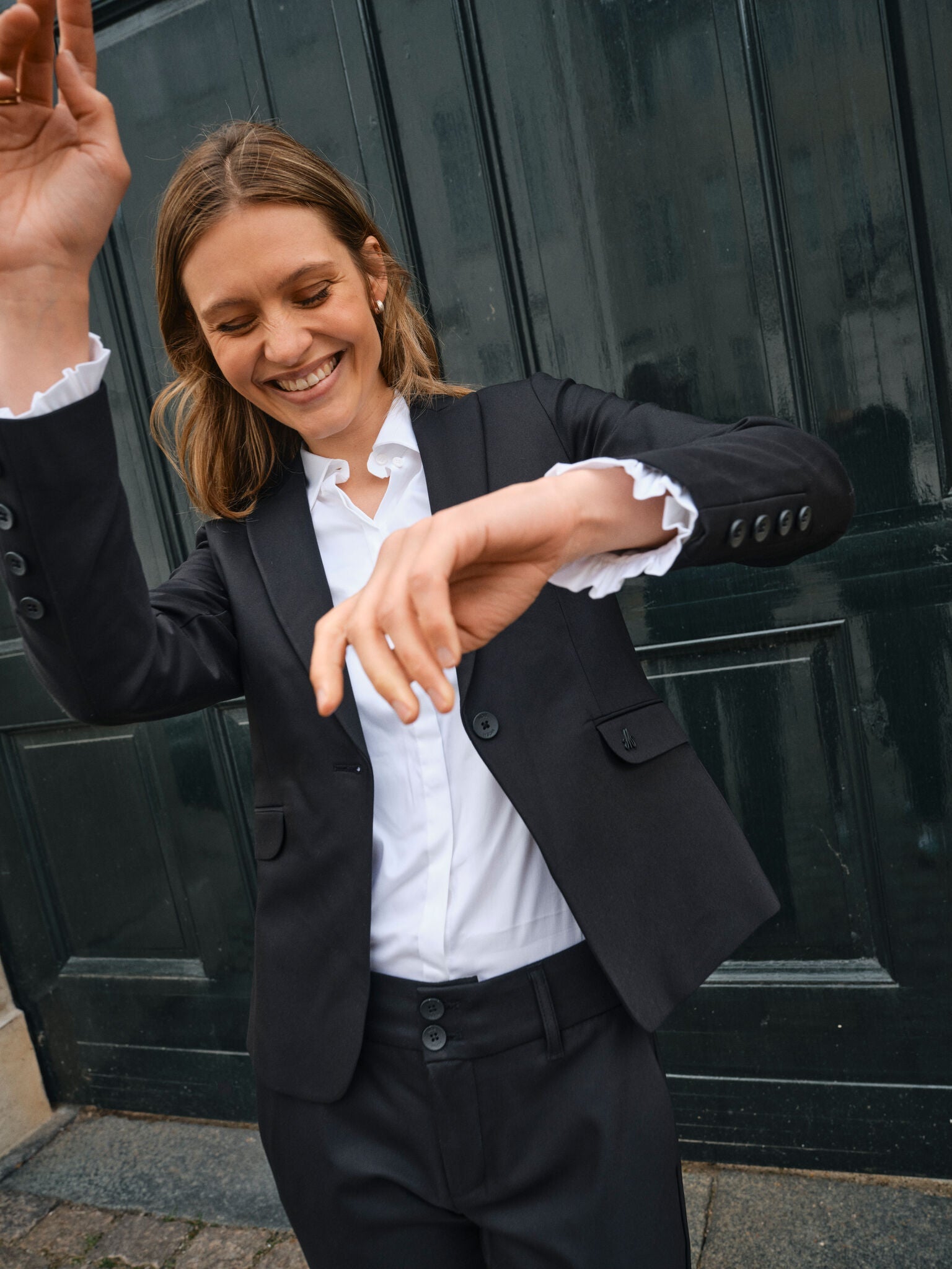 Modelshot / White / Detail